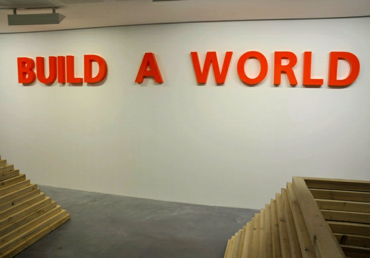 Ludivine Caillard / Build a World